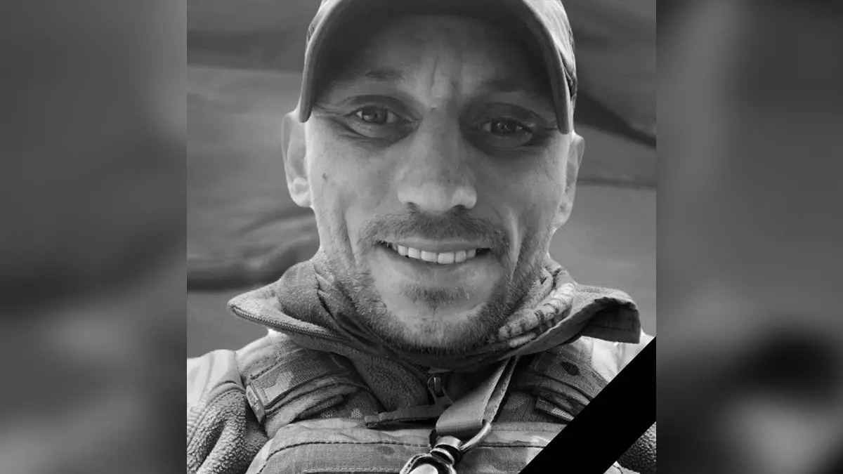 У Дніпропетровській області попрощалися з 35-річним старшим солдатом Романом Замашним