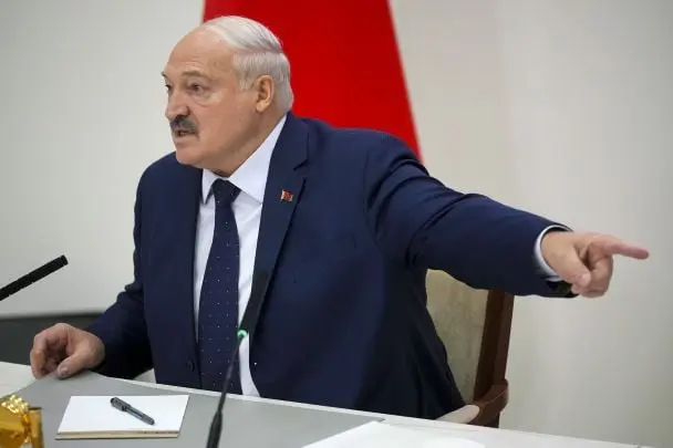 Лукашенко звільнив найвідомішого опозиціонера Сергія Тихановського