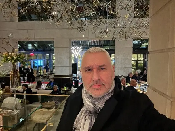 Марк Фейгін розсекретив свою різницю у віці з дружиною-українкою та плани на поповнення в родині