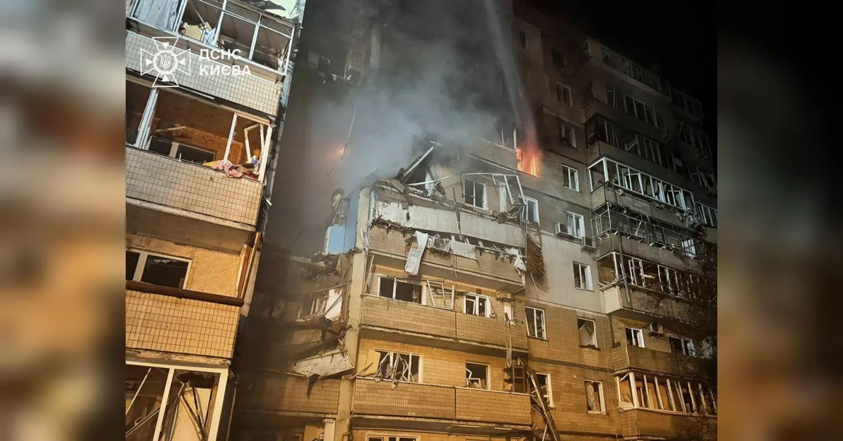 Будівля Кабміну спалахнула у Києві після нічної атаки ворога, є жертви (фото та відео)