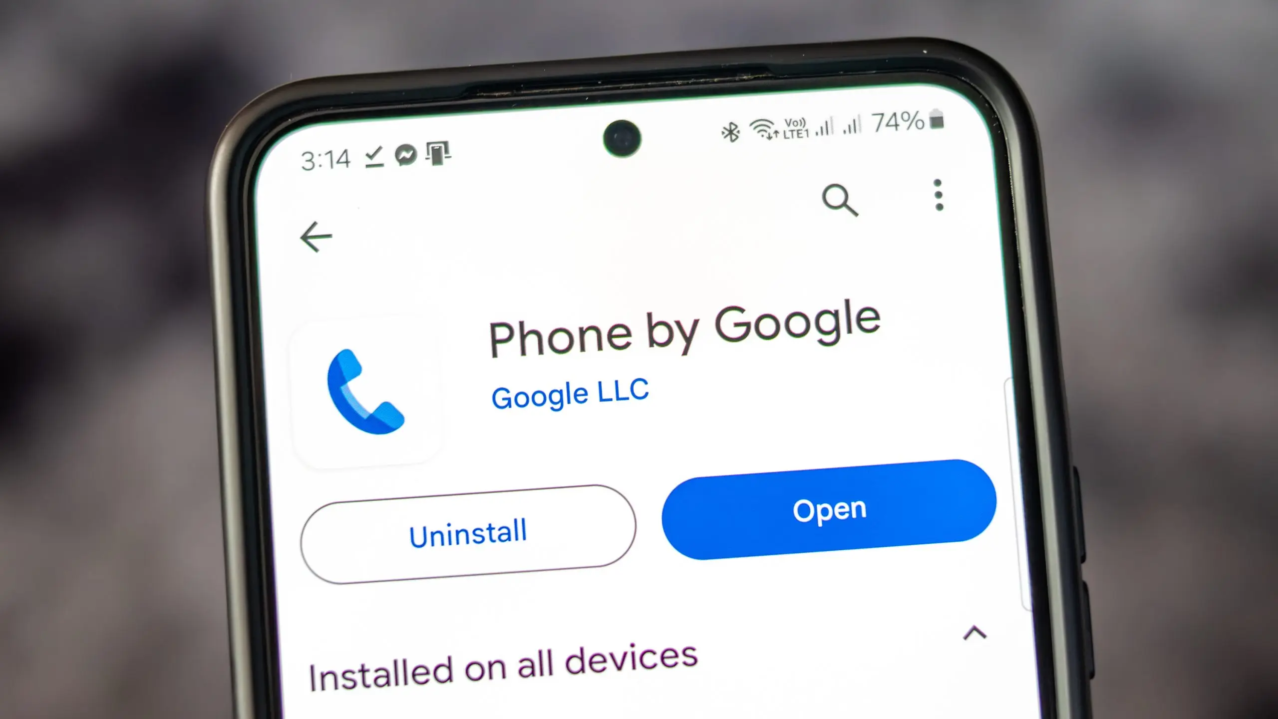 Google тестує персоналізовані картки викликів для Android