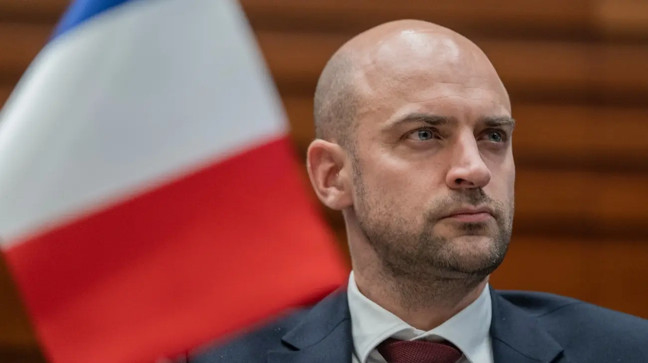 Трамп вимагатиме від Путіна припинення вогню на Алясці