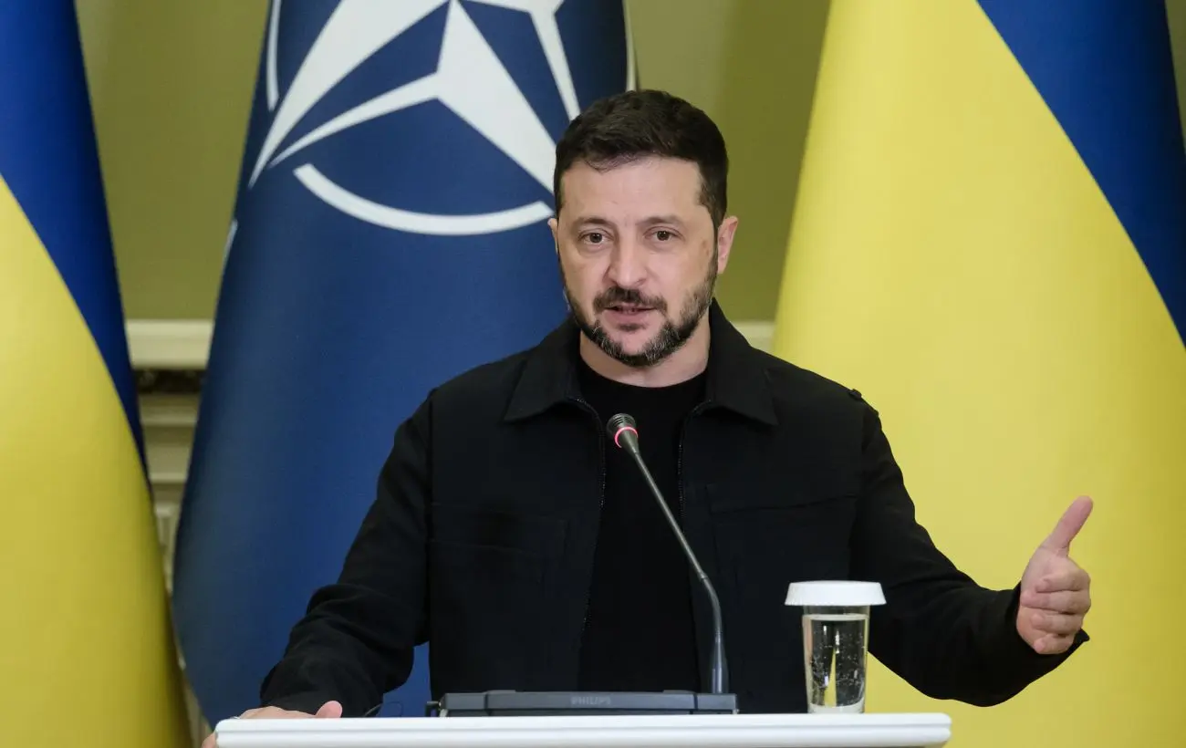 Зеленський прибув до Парижа на зустріч "коаліції рішучих"