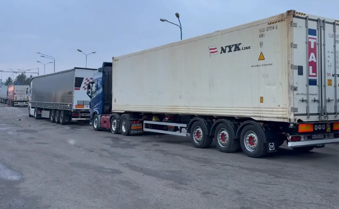 Держприкордонслужба повідомила про блокування одного пункту пропуску з польської сторони