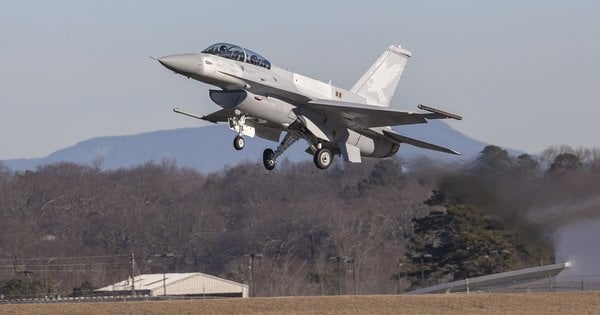 Нідерланди анонсували завершення передачі всіх 24 винищувачів F-16 Україні