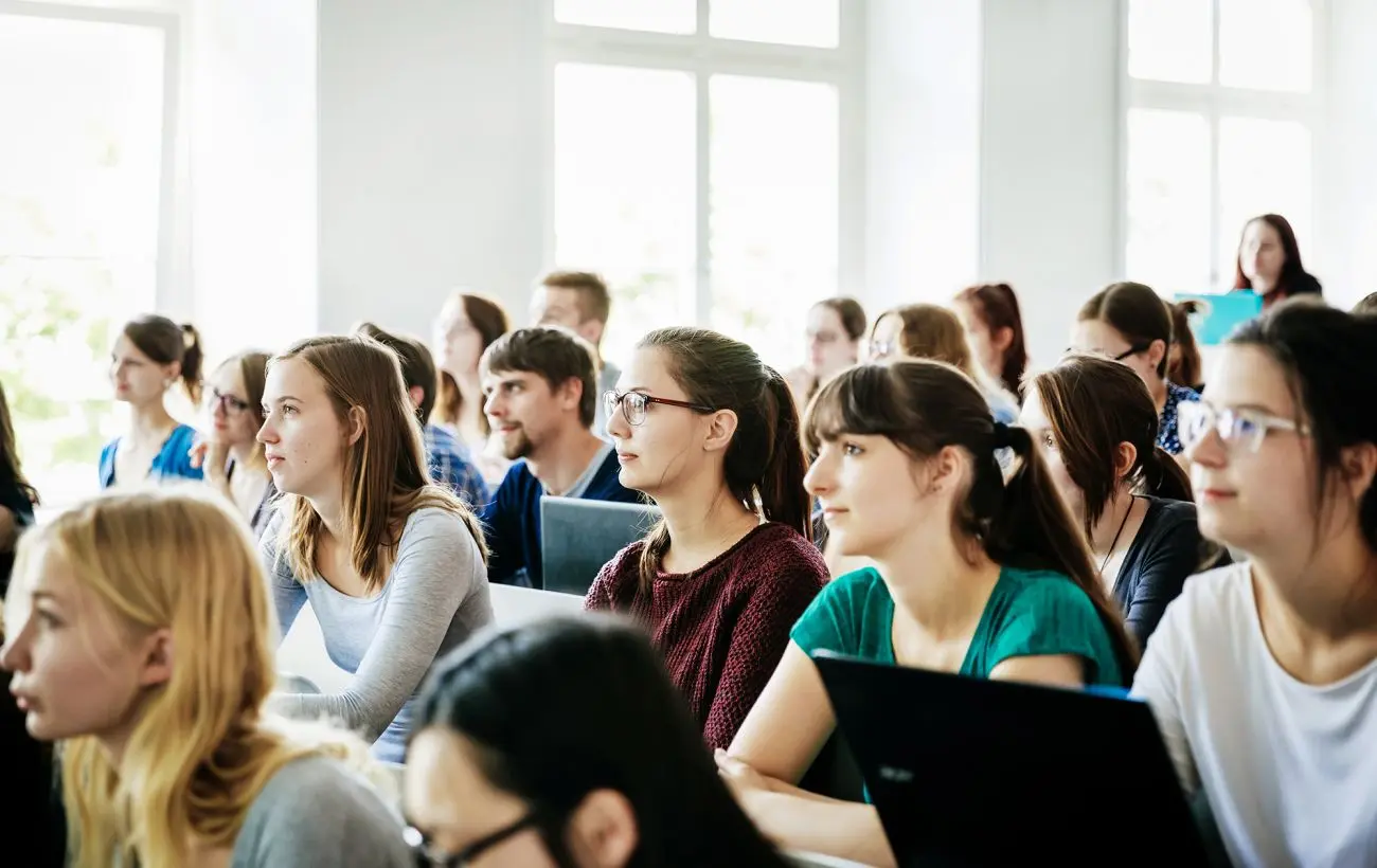 Підвищення стипендій для студентів та заробітних плат вихователів у
