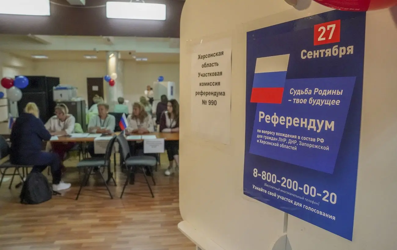 Проводили "референдум" РФ у Херсонській області: ще 9 колаборантів отримали вироки