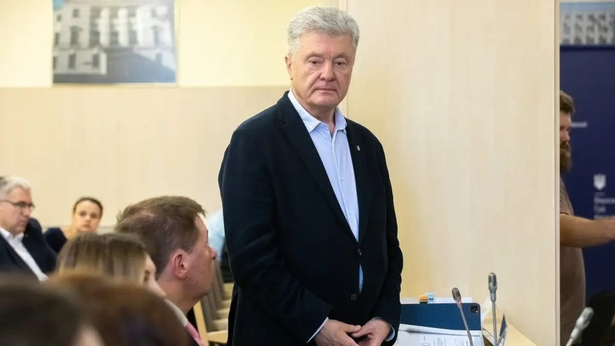 Порошенко застерігає від компромісів у питанні територіальної