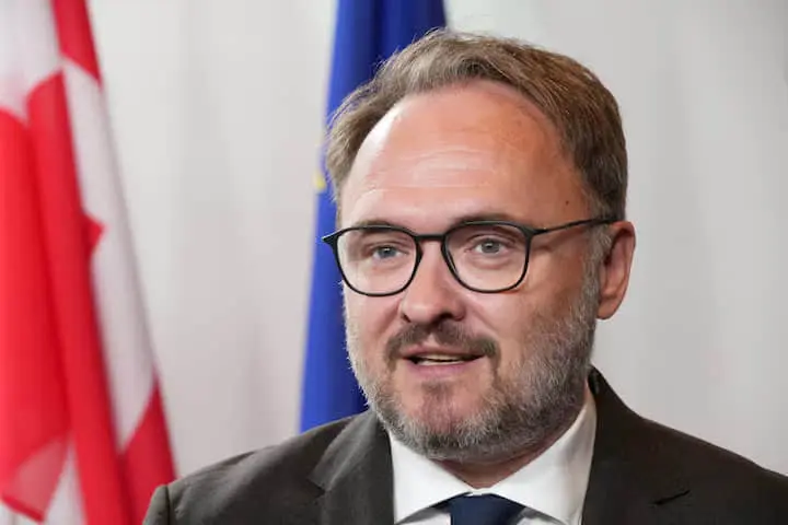 У Брюсселі підтвердили строки виходу з залежності від російського газу та нафти