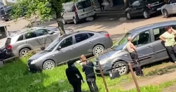 У Львові з четвертого поверху гуртожитку випав 41-річний чоловік