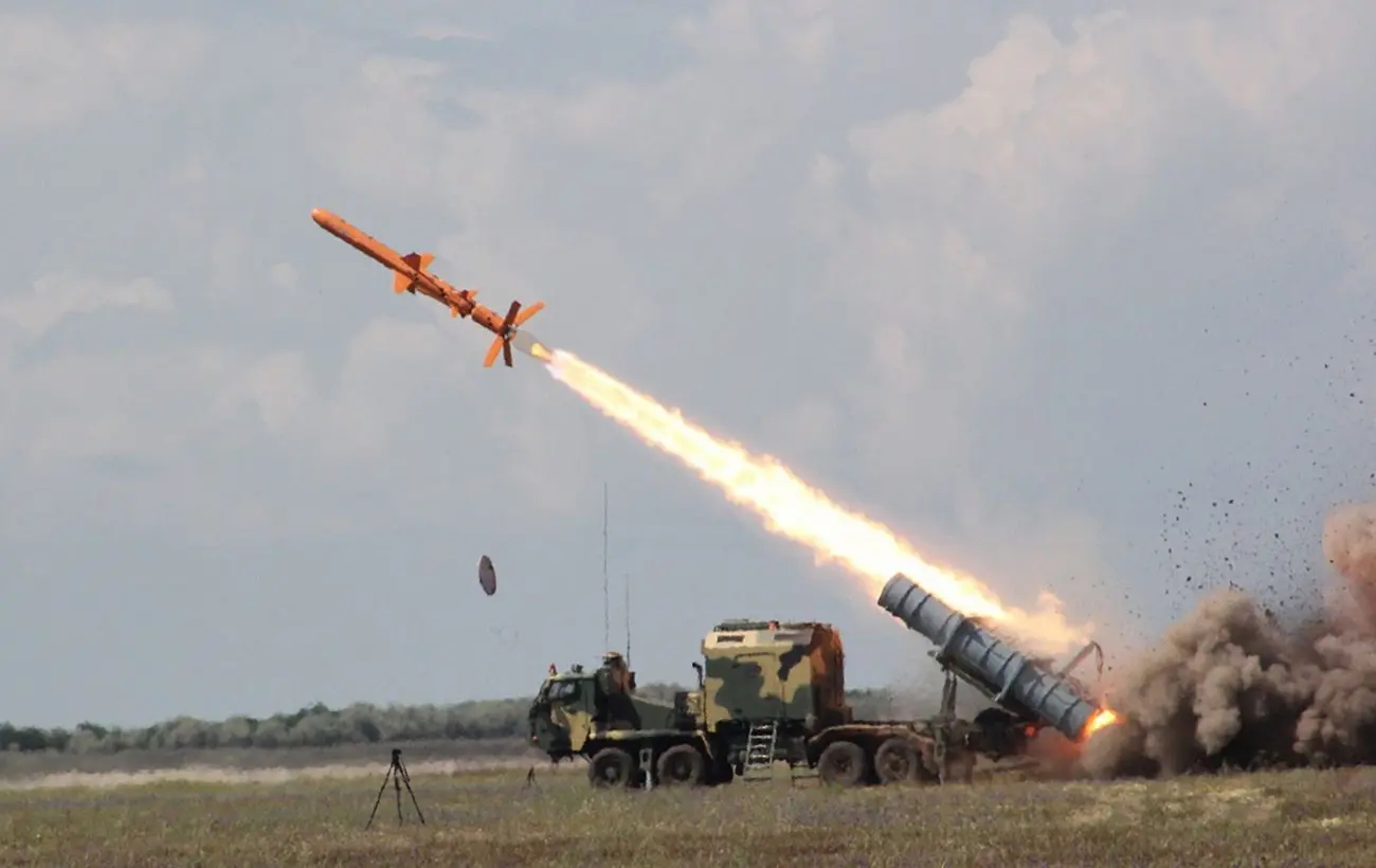 Україна вперше показала нову ракету "Довгий Нептун", - Defense Express (відео)