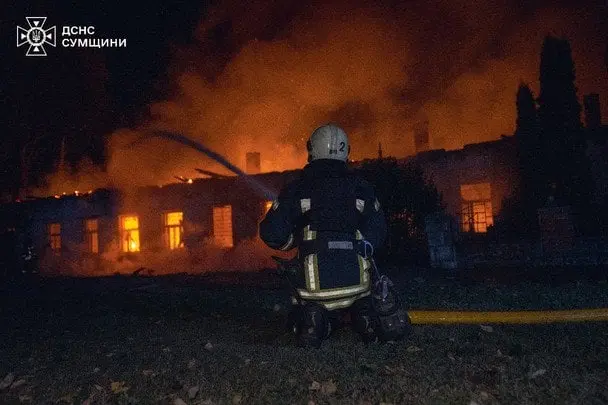 Ворог вночі вдарив по Сумах: постраждала дитина (фото)