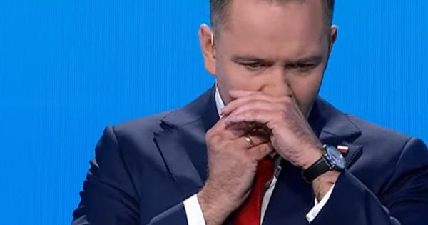 Кандидат у президенти Польщі під час дебатів вживав нікотиновий стимулятор