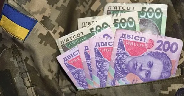 Збільшення виплат за службу за контрактом: Шмигаль пояснив ситуацію