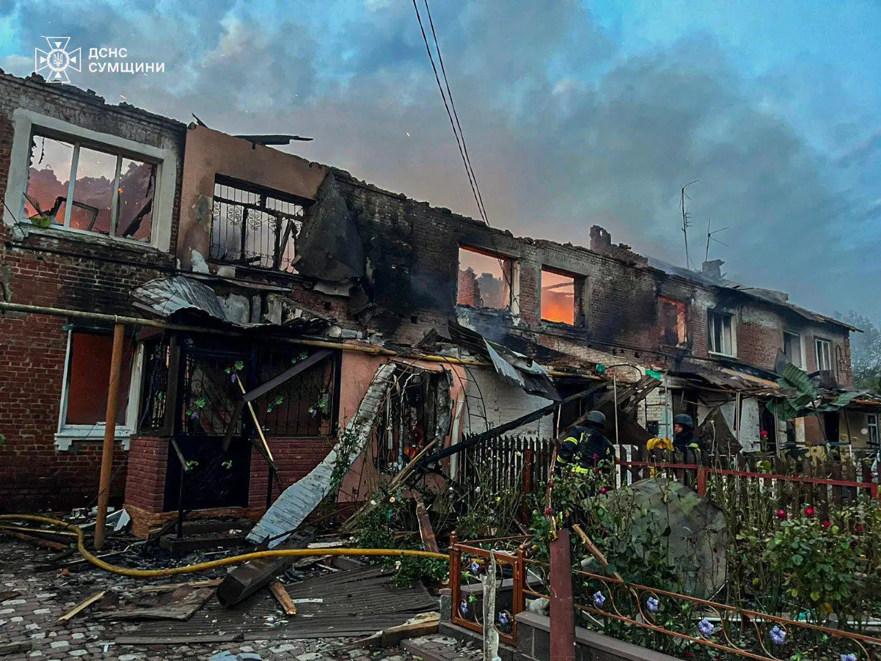 На Сумщині загинула родина з двома малолітніми дітьми внаслідок удару російського дрона (фото)