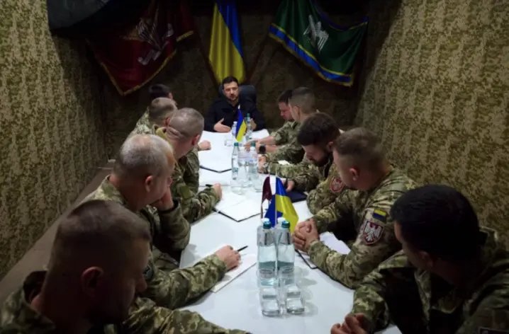 Зеленський відвідав пункт управління буковинських десантників