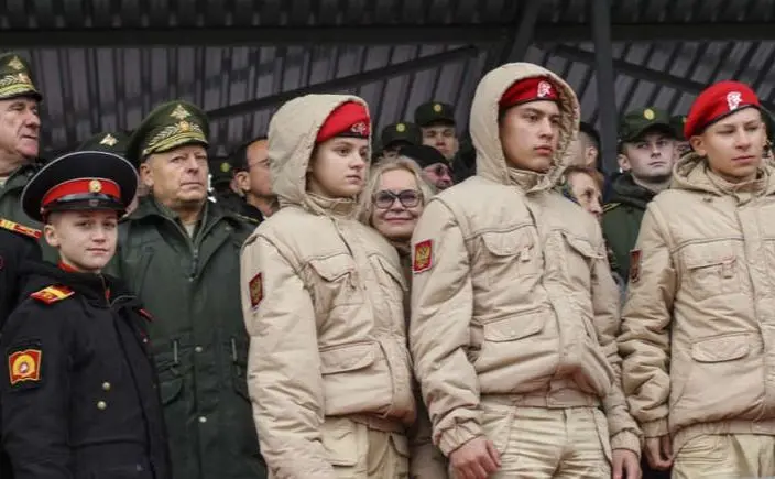 Росія створила понад 200 таборів для перевиховання та військової підготовки викрадених українських дітей
