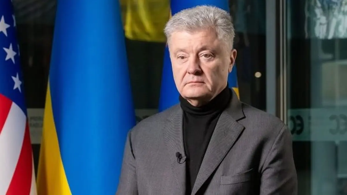 Більшість українців вважають санкції проти Порошенка спробою влади відволікти увагу від складної ситуації на фронті – КМІС