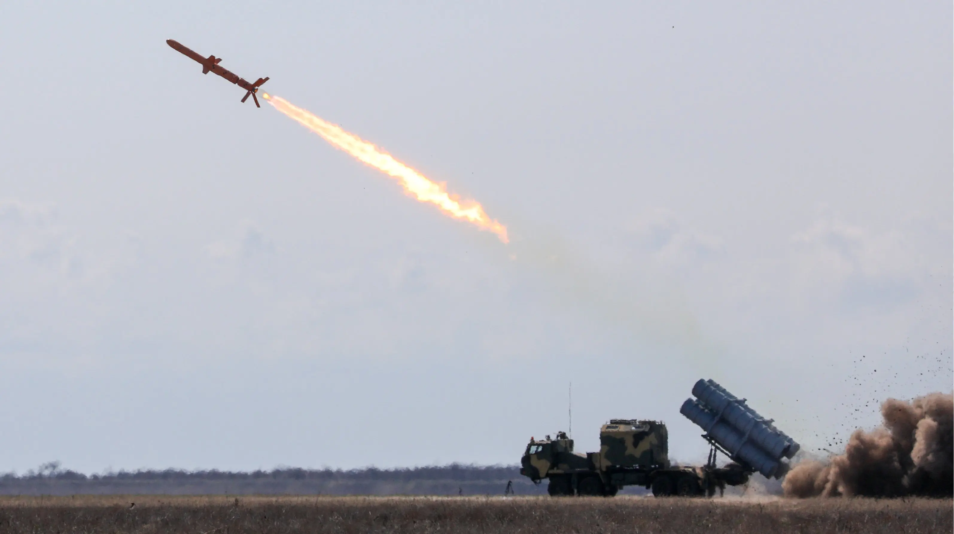 Україна та Німеччина підписали угоду про фінансування виробництва української далекобійної зброї