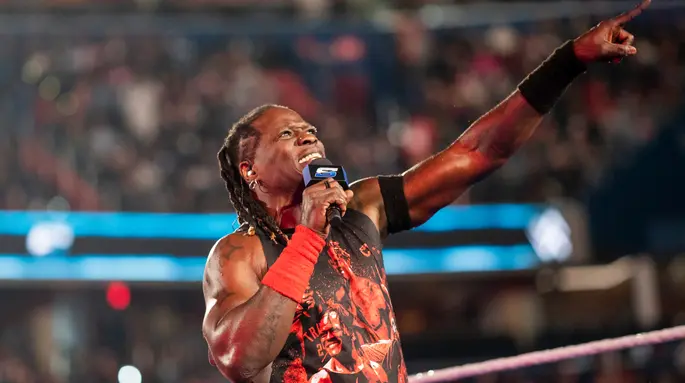 Мене щойно звільнили, – легендарний реслер покинув WWE