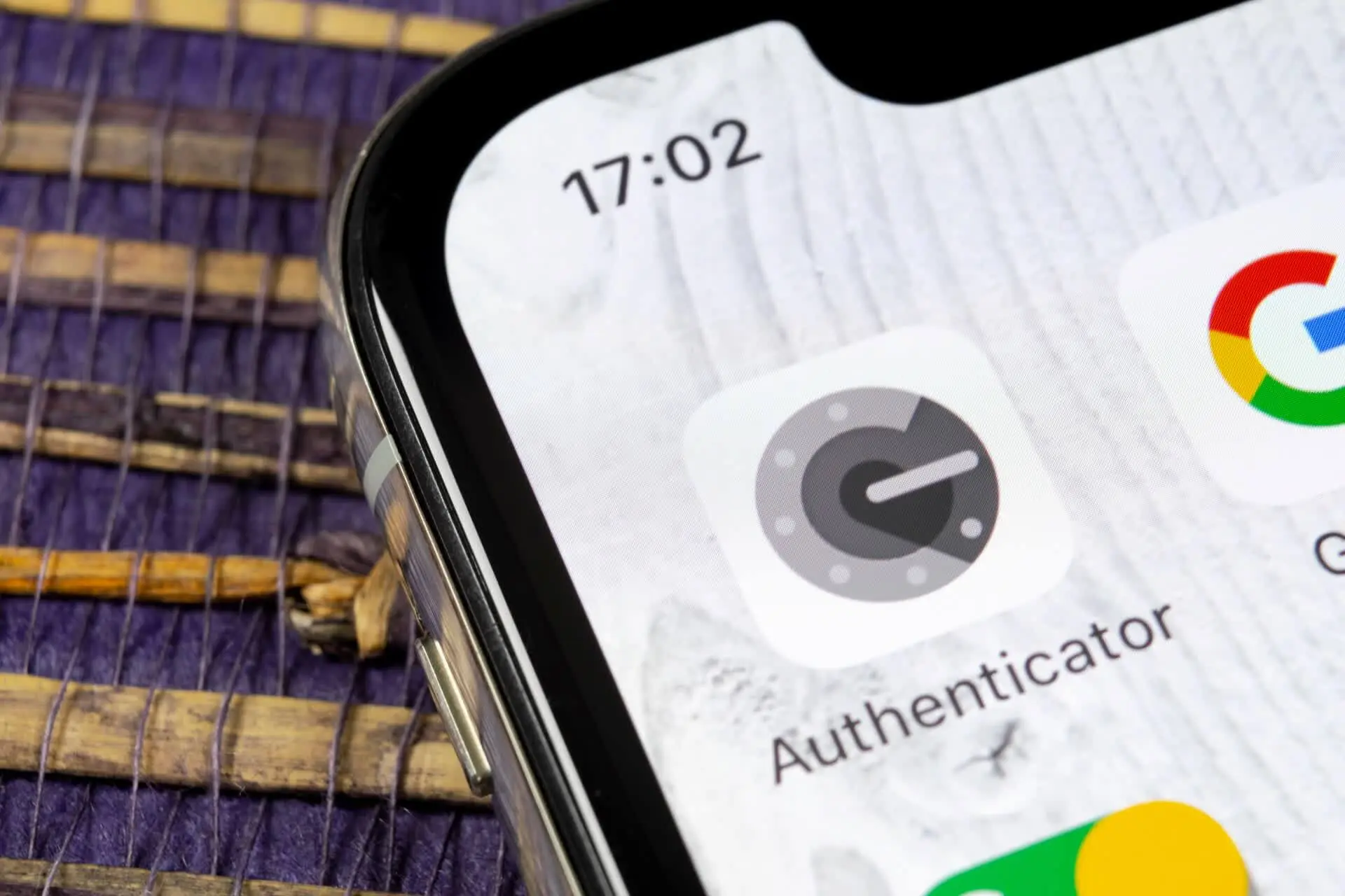 Ваш номер телефону більше не секрет: Google мав небезпечну «прогалину» в безпеці