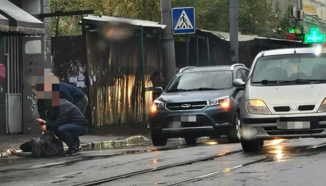 У Вінниці на Соборній водій Renault вранці збив пішохода