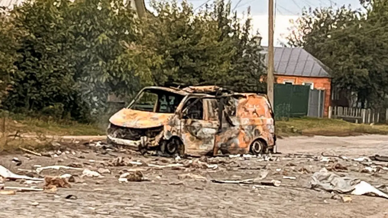 Росіяни атакували з дрона авто газової служби на Сумщині: воно вигоріло вщент