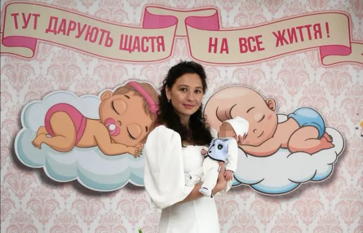 У Чернівцях медики перинатального центру врятували хлопчика, який народився із вагою 980 грамів