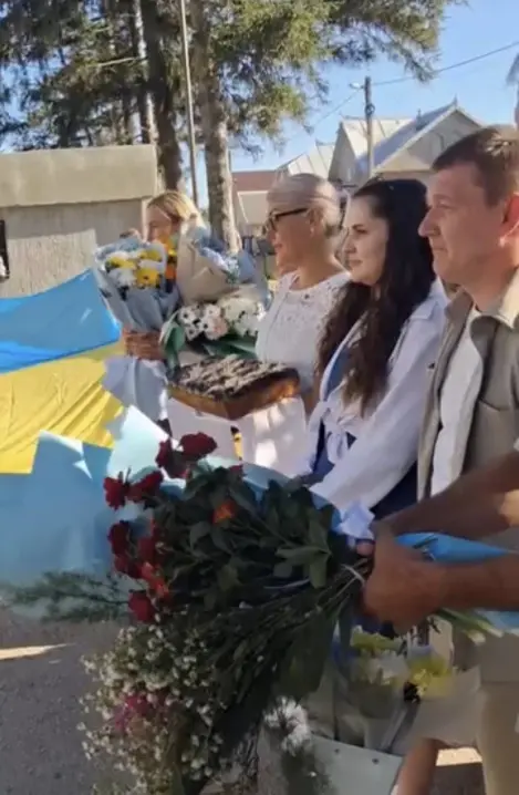 Героя Івана Іванченка зустріли вдома на Буковині