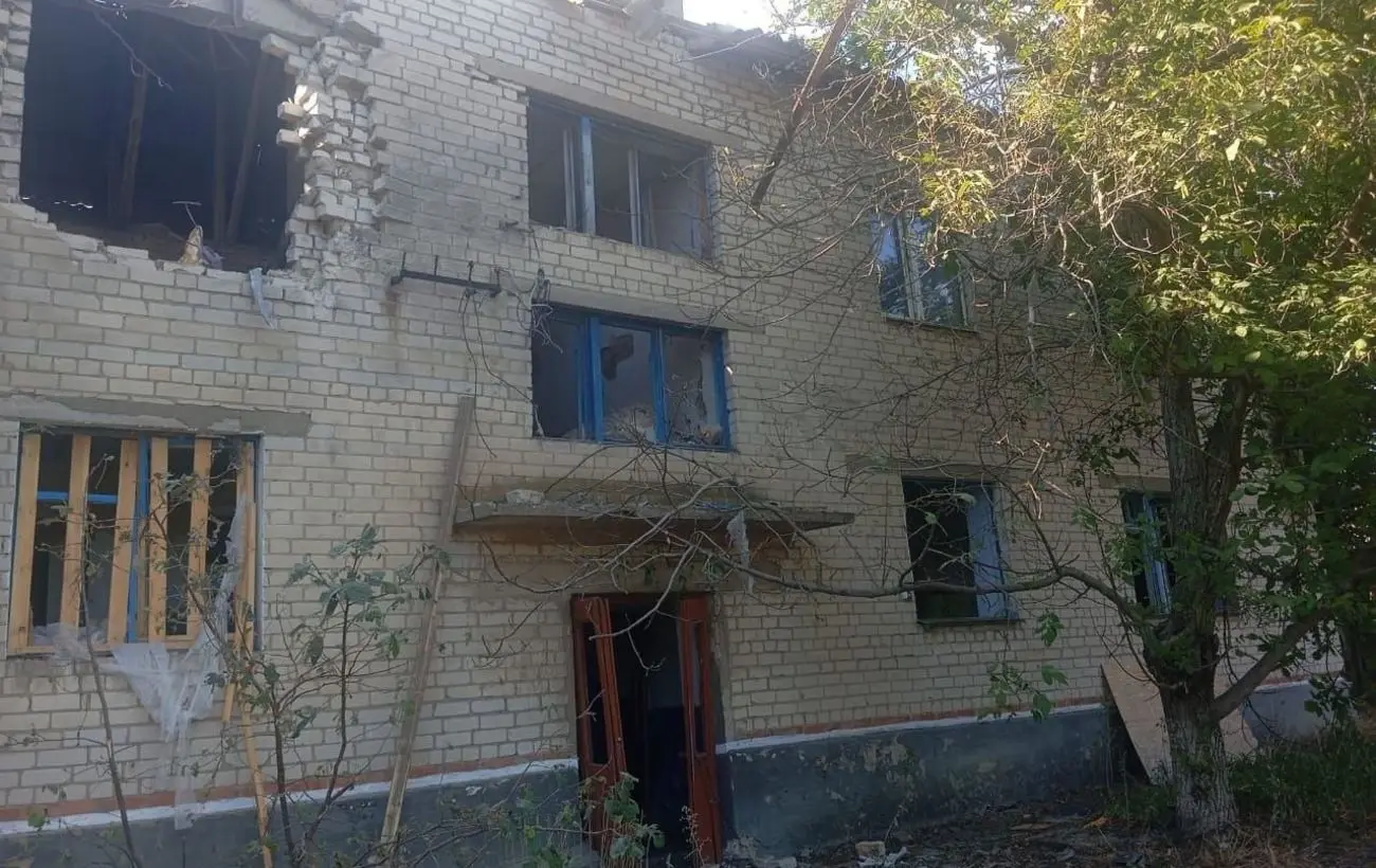 Російські війська вдарили по будинку на Херсонщині (фото)