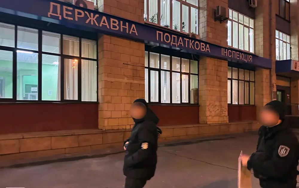 Війна війною… а податківців у Харкові підозрюють у вимаганні