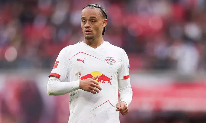 Chelsea Pursues Simons with Potential Nkunku Inclusion