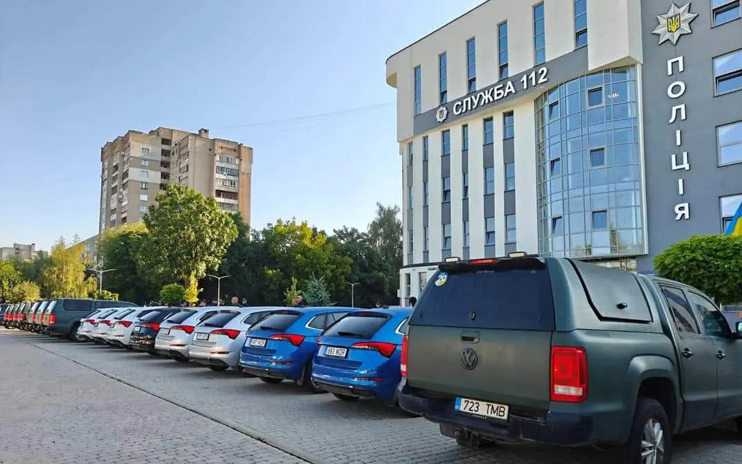 Естонія передала Україні партію поліцейських автомобілів