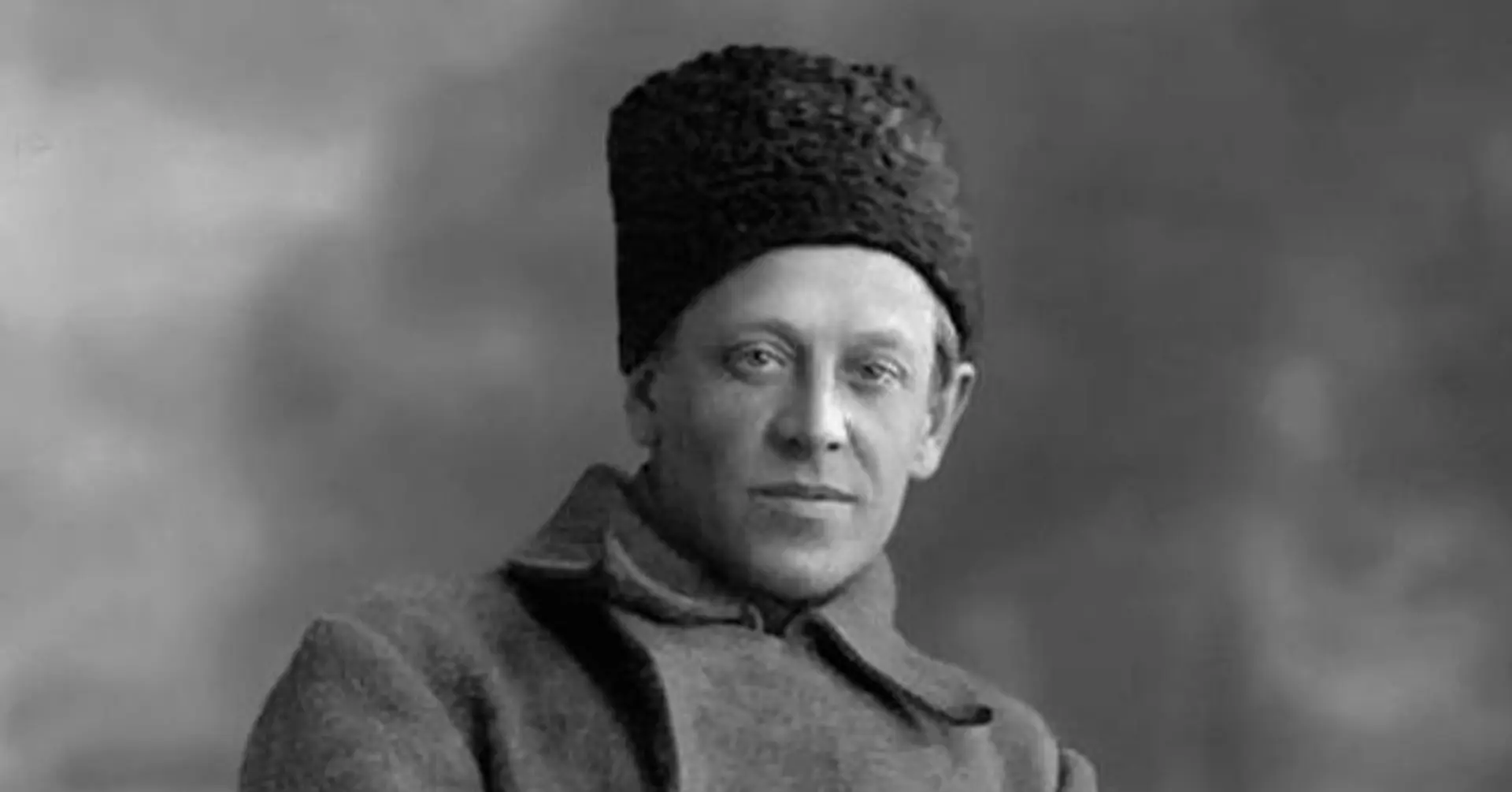 З Канади везуть посмертну маску та друкарську машинку Симона Петлюри