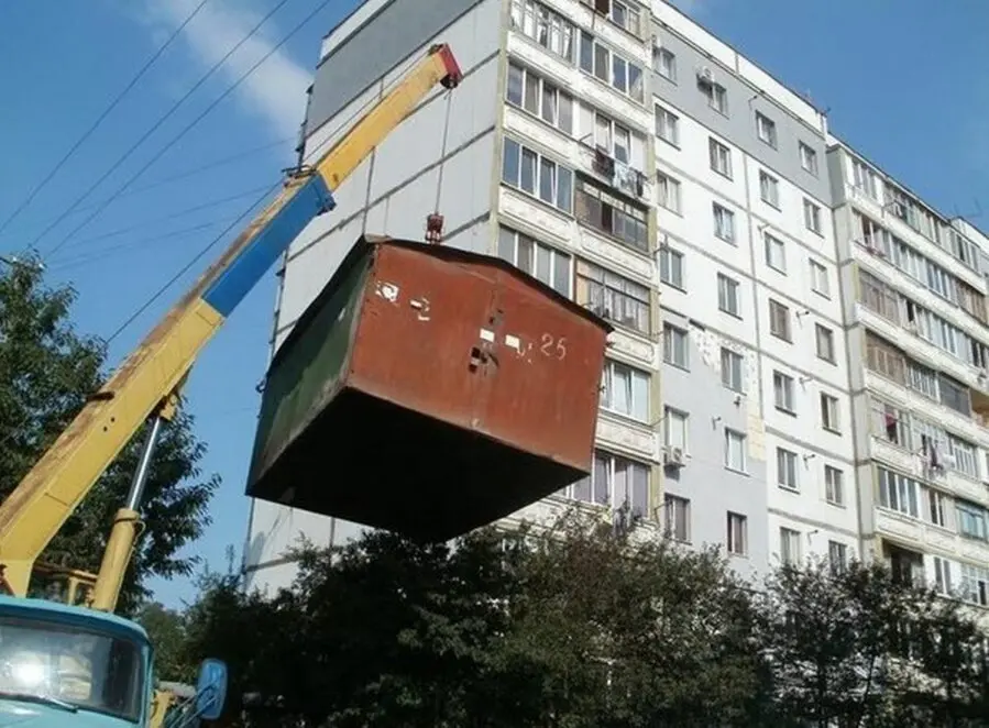 У Дніпрі демонтують самовільно встановлені гаражі: за якими адресами