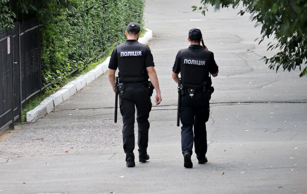 У Києві викрили наркокрамницю з Telegram: кокаїн ховали в колонках