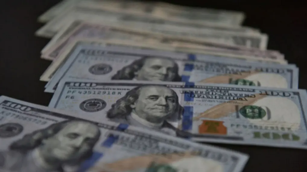 За тиждень Нацбанк продав 608 мільйон доларів