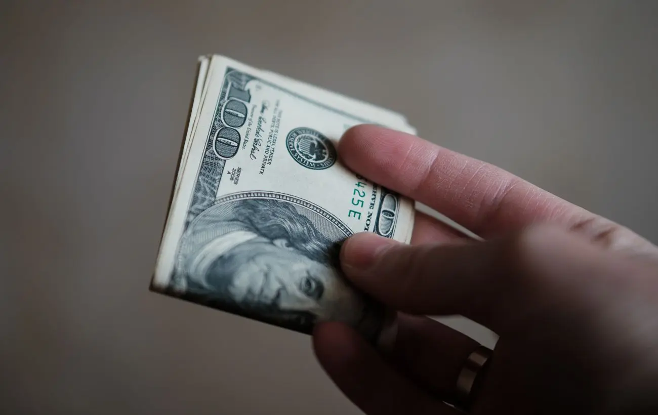 Долар упав до мінімуму з початку вересня