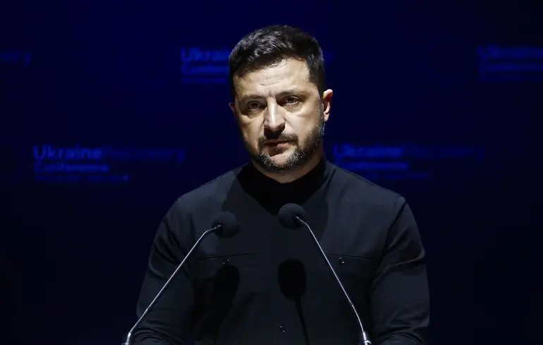 Зеленський відреагував на вимогу віддати частину територій Росії