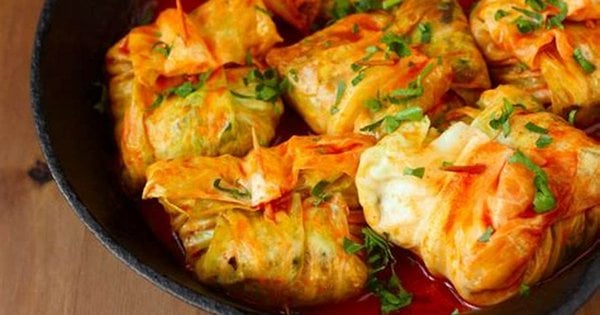 Капустяні завиванці з мʼясом. Рецепт дня
