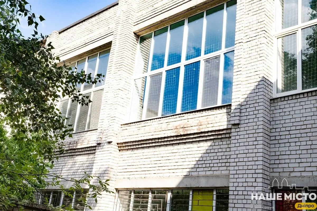 Дніпровський ліцей відновлено після обстрілу: готовий до нового року