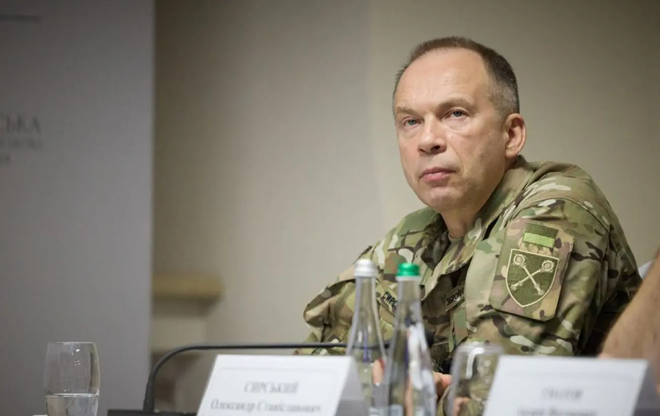 РФ переважає у силах утричі, на головних напрямках - у 4-6 разів, - Сирський
