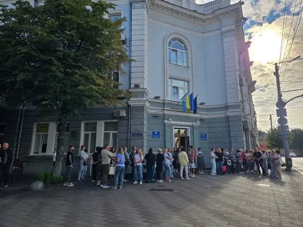 Скандал у Житомирі: педагоги вийшли на протест через нову директорку ліцею та зробили різку заяву