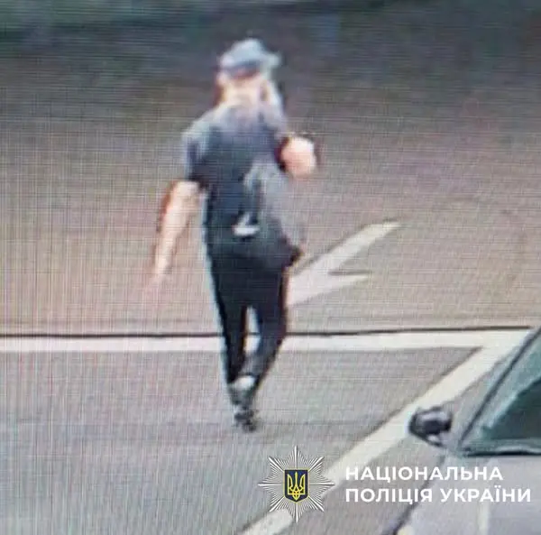 Життя або гаманець: у Києві іноземці погрожували гранатою перехожому та вимагали 5 тисяч гривень (фото)