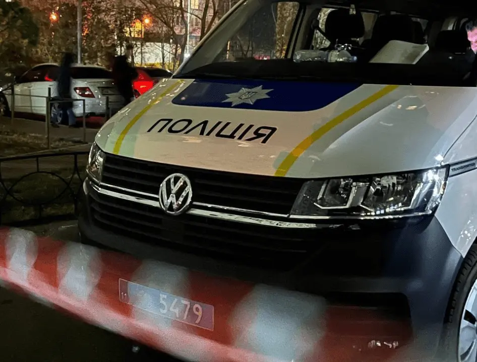 У середмісті Києва зіткнулися авто та поліцейська машина, загинув правоохоронець