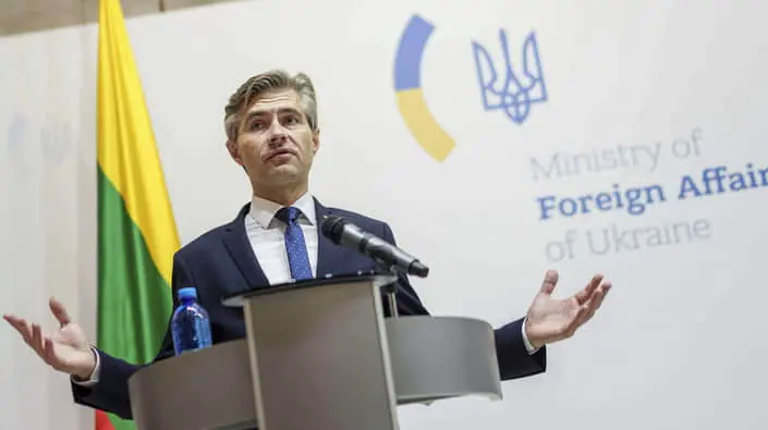 "Ми не можемо бути заручниками Орбана у ЄС. Є шляхи, як піти уперед". Інтерв'ю глави МЗС Литви