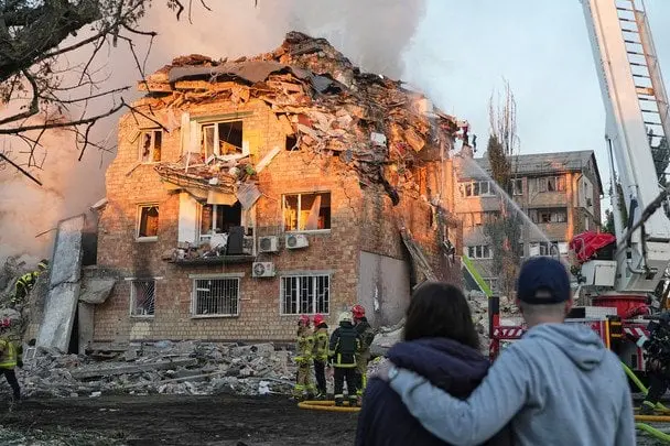 Удар ракети по п'ятиповерхівці в Києві: сімох людей вважають зниклими безвісти