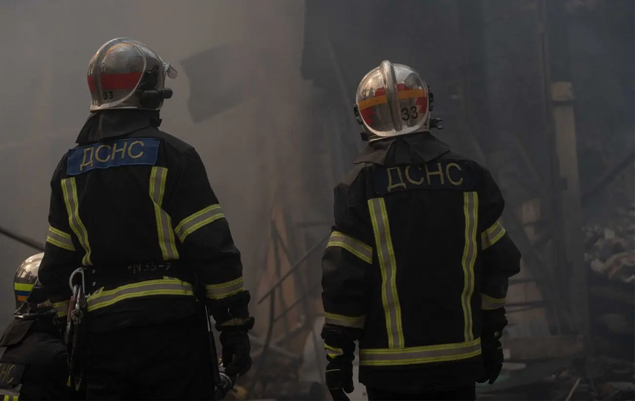 Росіяни вдарили КАБом по багатоповерхівці в Краматорську: загинула дитина