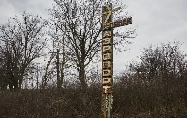У Куп'янську закрили в'їзд до міста: людей виводять пішки