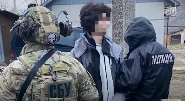 Готували вибухівку для теракту: 17-річного юнака завербувала російська розвідка